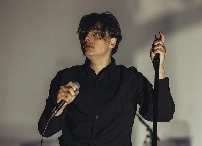 Gerard Way é comparado com Wagner Moura