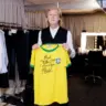 Paul McCartney ganha camisa do Brasil