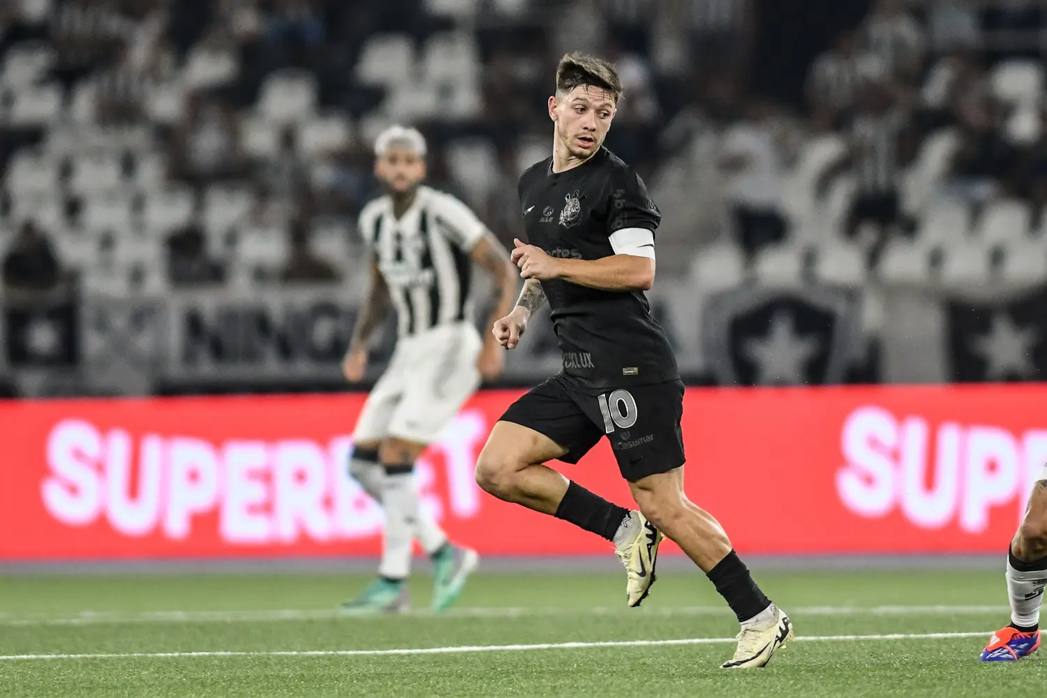 Rodrigo Garro em campo pelo Corinthians