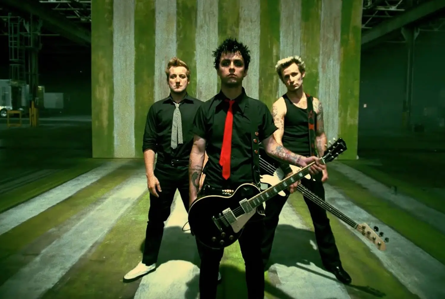 Green Day no clipe de American Idiot