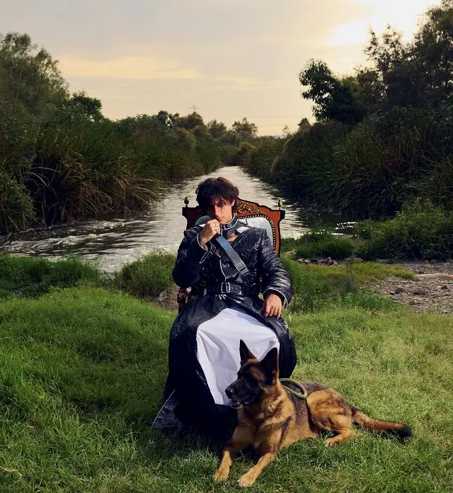 Mishaal Tamer, fenômeno da música saudita, libera seu disco de estreia; ouça