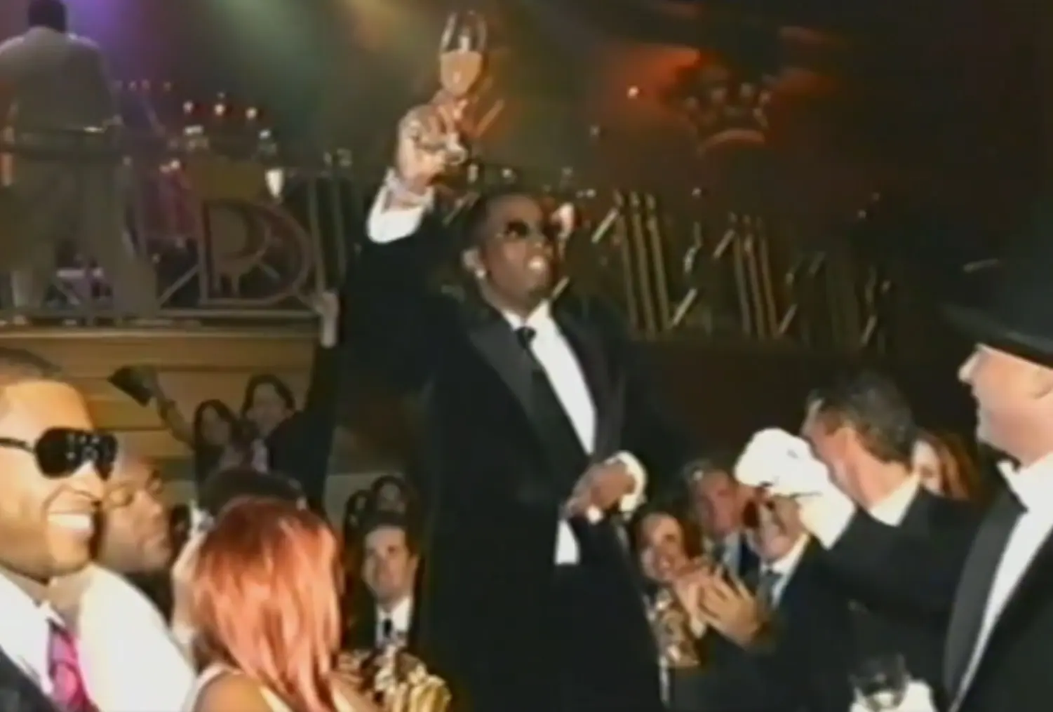 Vídeo mostra famosos elogiando as festas de Diddy nos anos 2000