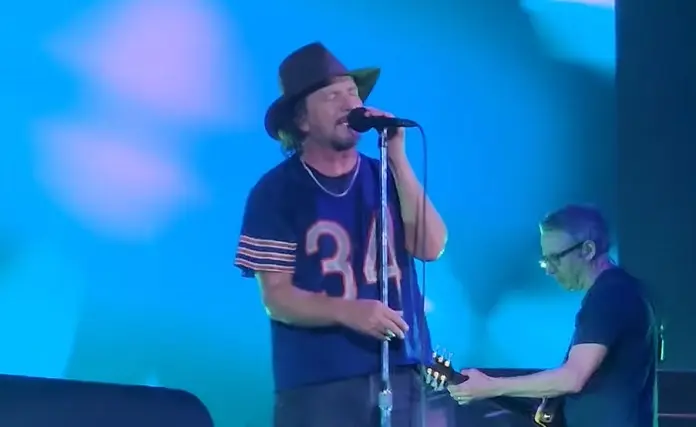 Pearl Jam toca “Hunger Strike” pela primeira vez desde a morte de Chris Cornell