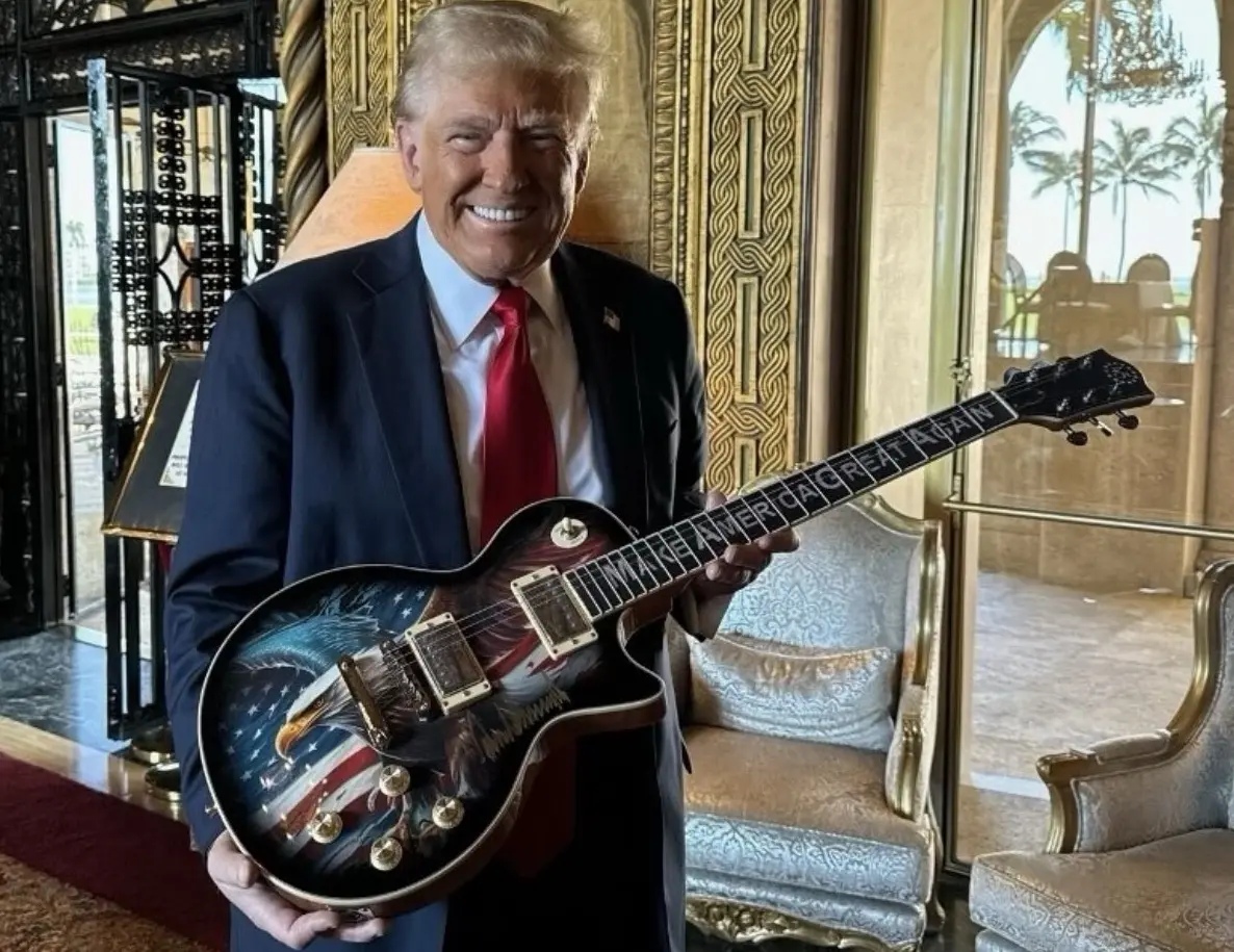 Donald Trump lança linha de guitarra