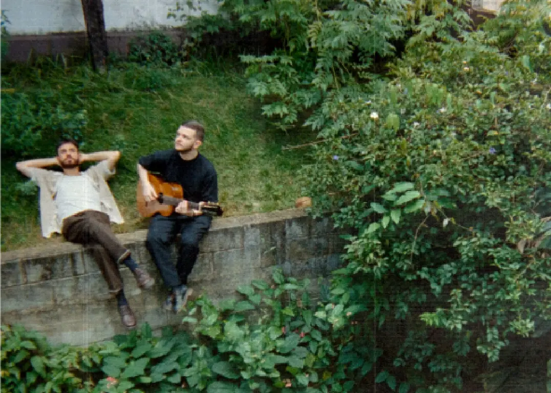 Duo Nó lança seu álbum de estreia