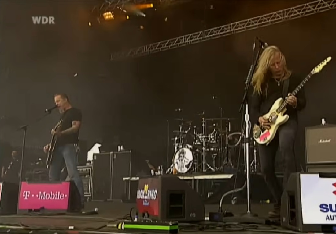 James Hetfield e Jerry Cantrell no palco