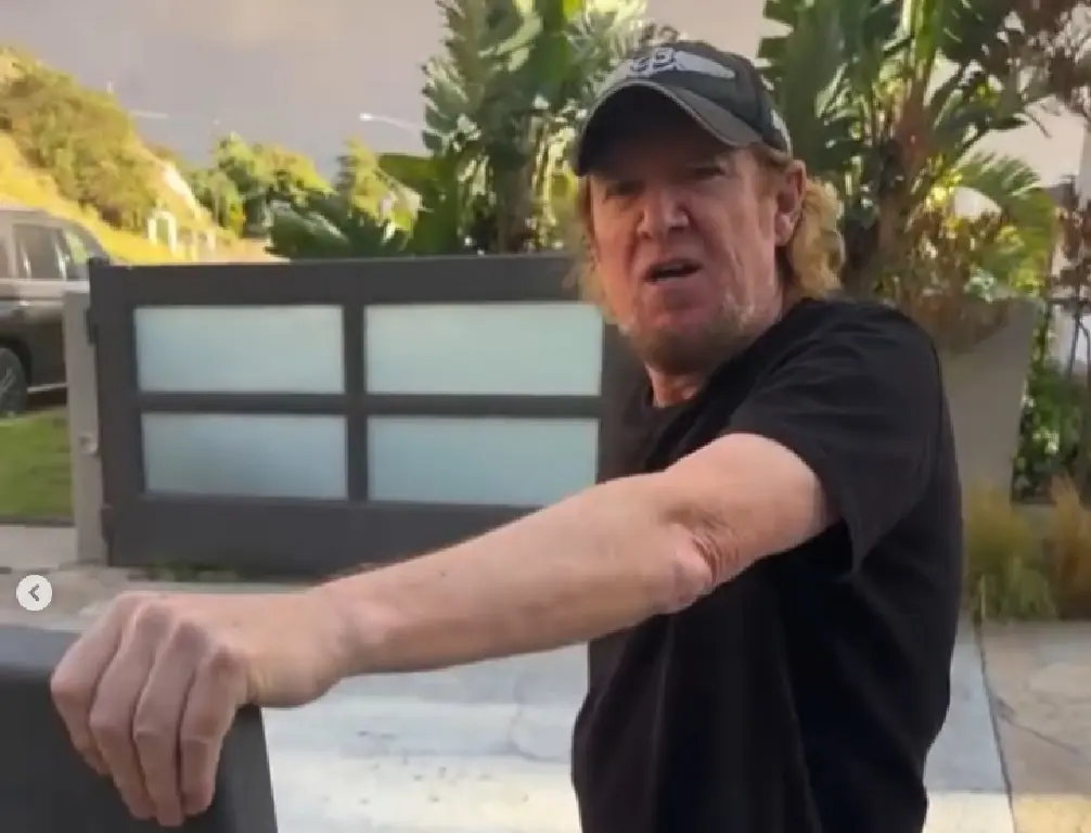 Família de Adrian Smith, do Iron Maiden, se assusta com incêndio