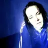 KoRn no clipe de "A.D.I.D.A.S.", um dos grandes sucessos do Rock em 1996