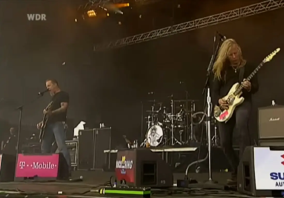 James Hetfield e Jerry Cantrell no palco