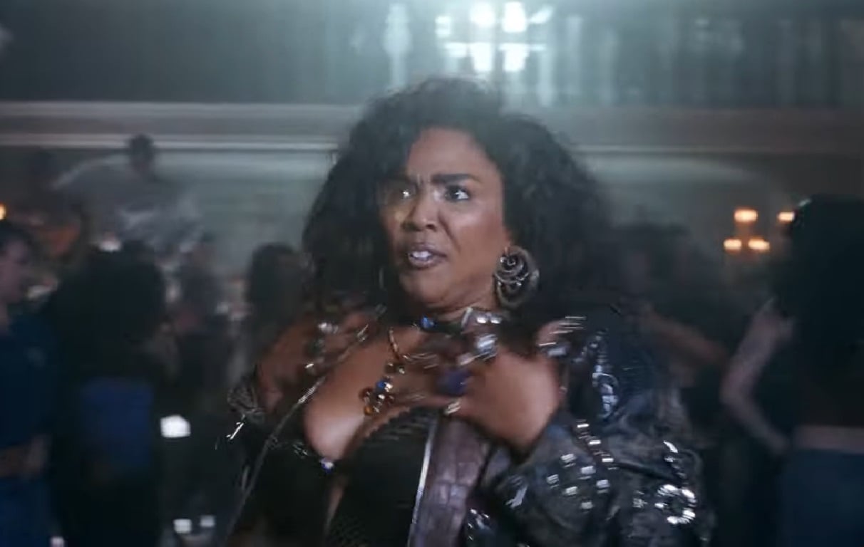 Lizzo volta à cena fazendo Indie Rock