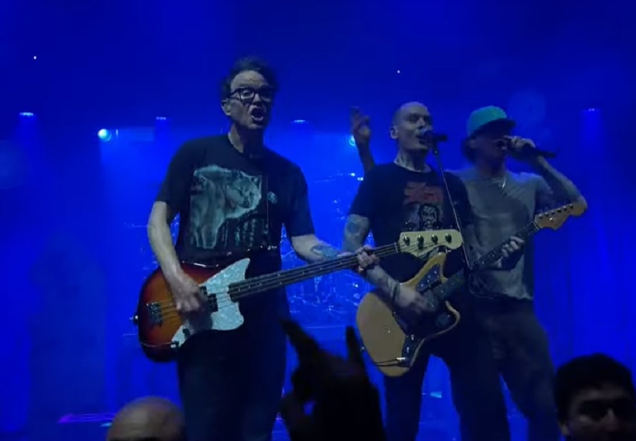 blink-182 toca com Matt Skiba e Tom DeLonge ao mesmo tempo