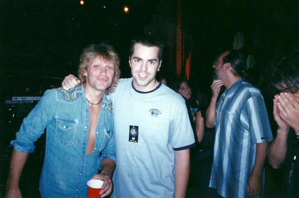 O dia em que Jon Bon Jovi colocou um fã para cantar no seu lugar porque precisava ir ao banheiro