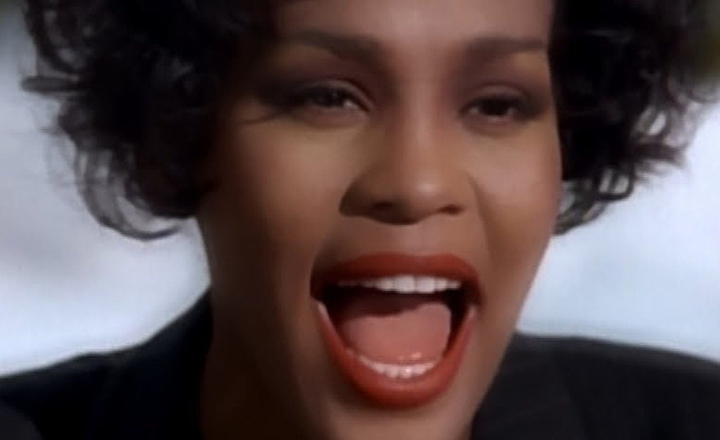 Whitney Houston em uma das melhores covers da história