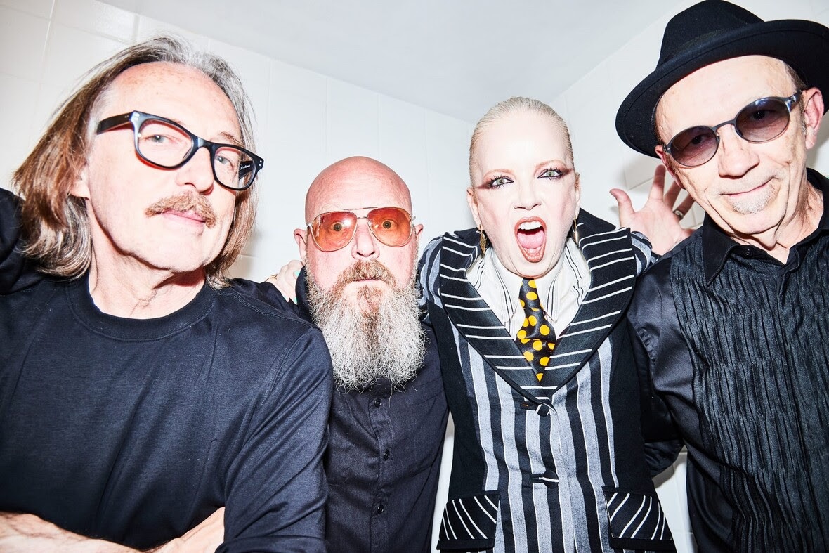 Garbage (Butch Vig, Steve Marker, Shirley Manson, Duke Erikson)