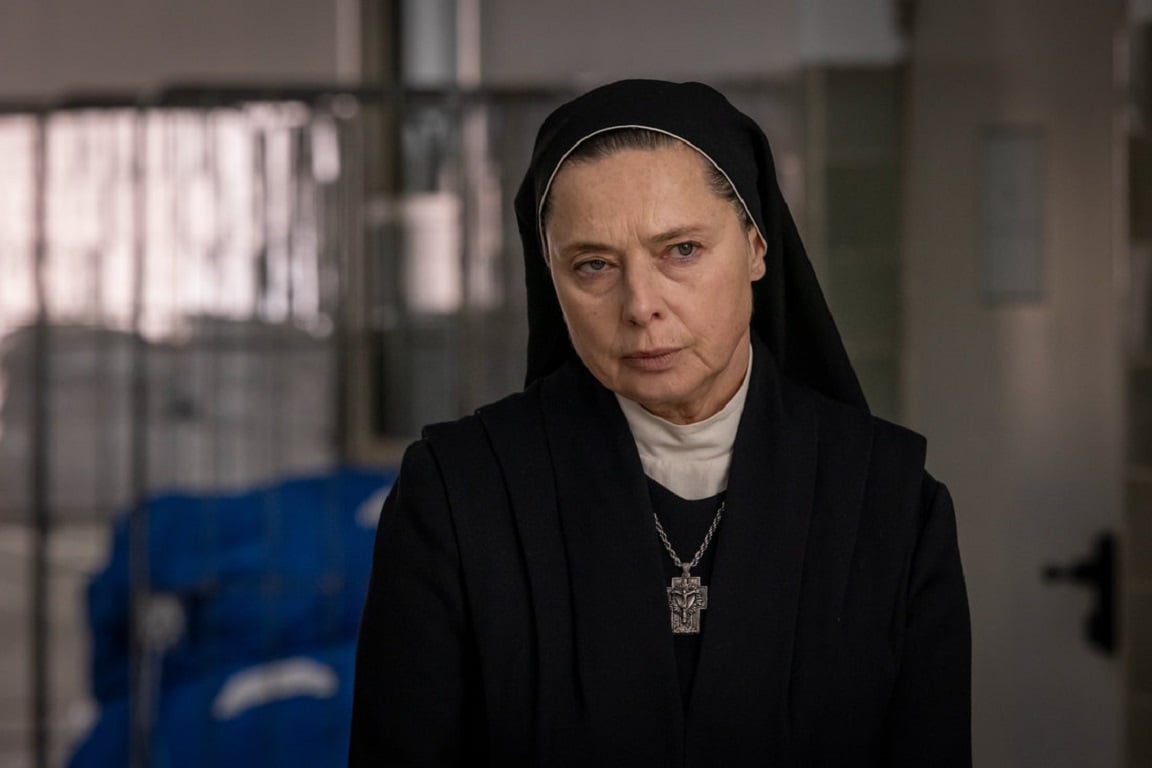 Isabella Rossellini em cena de Conclave