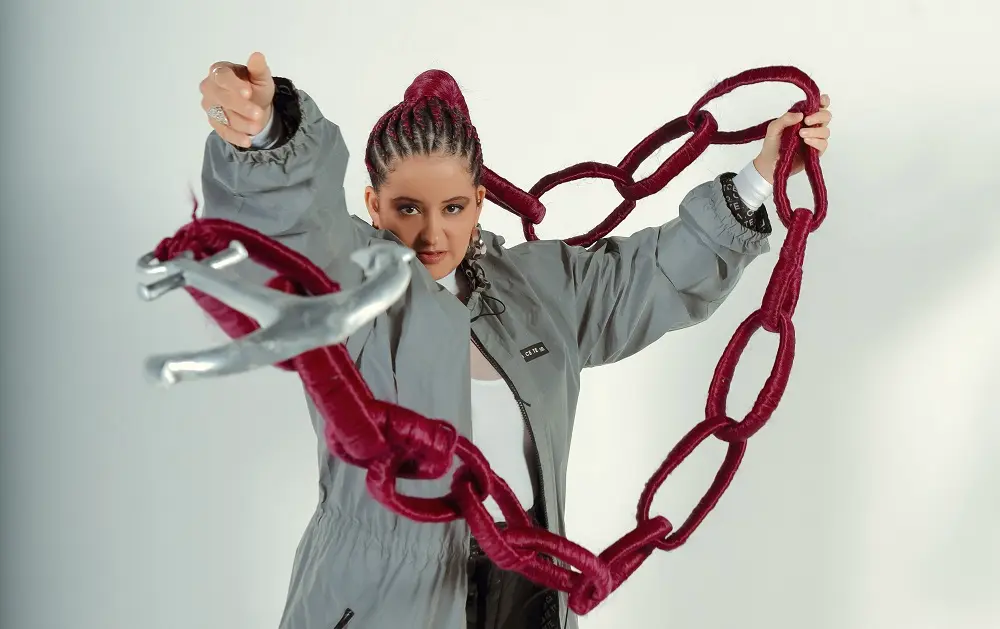 Bia Nogueira lança novo disco com participações de Djonga, Bela Maria e mais; ouça "Respira" Bia Nogueira lança novo disco com participações de Djonga, Bela Maria e mais; ouça "Respira"