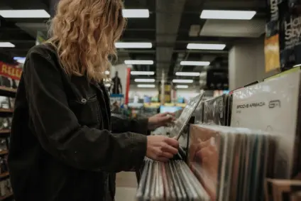 Pesquisa inédita traça panorama da presença feminina no mercado de vinil brasileiro