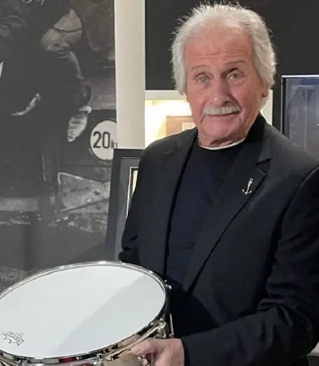 Pete Best, baterista original dos Beatles, anuncia sua aposentadoria