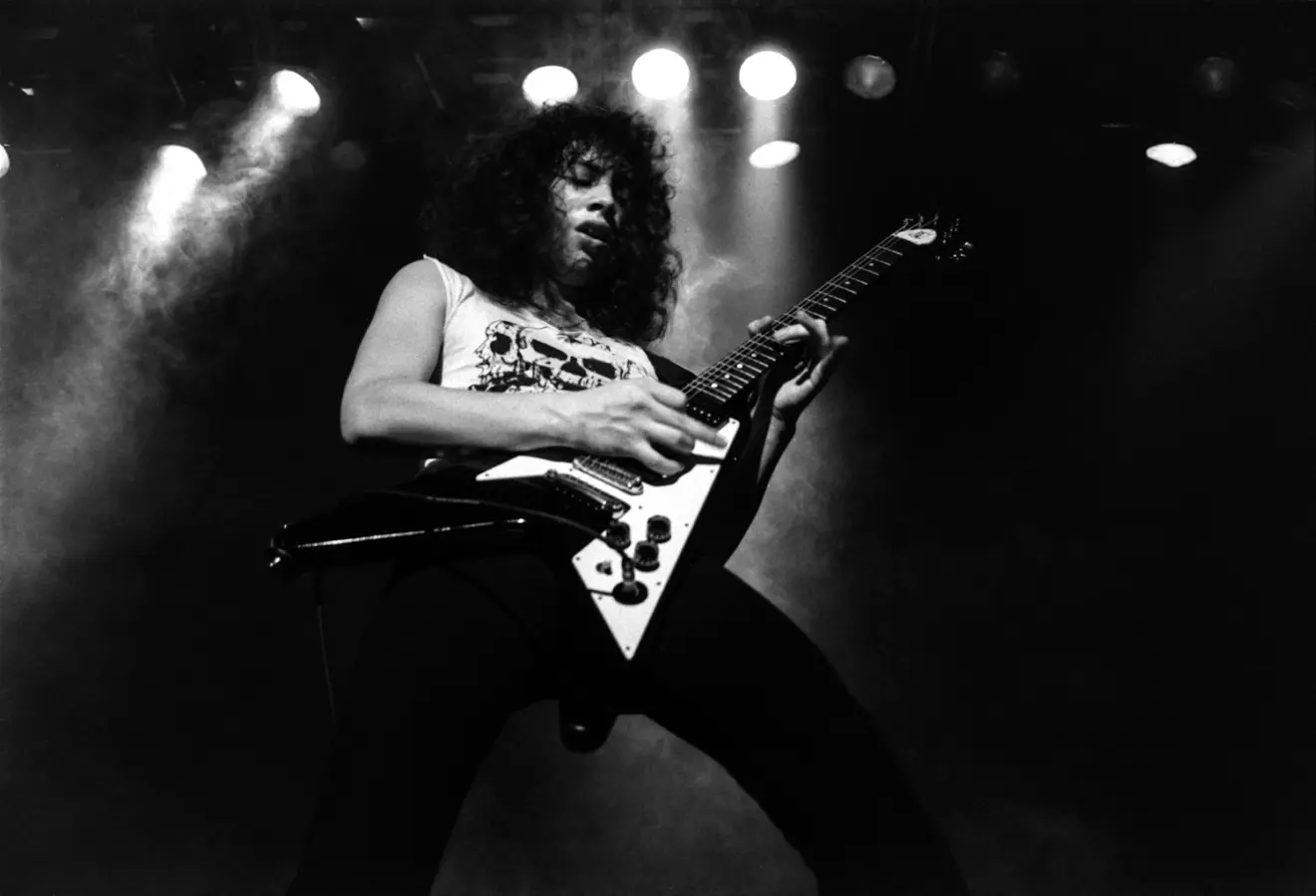 Kirk Hammett tocando com o Metallica em 1984 Kirk Hammett tocando com o Metallica em 1984