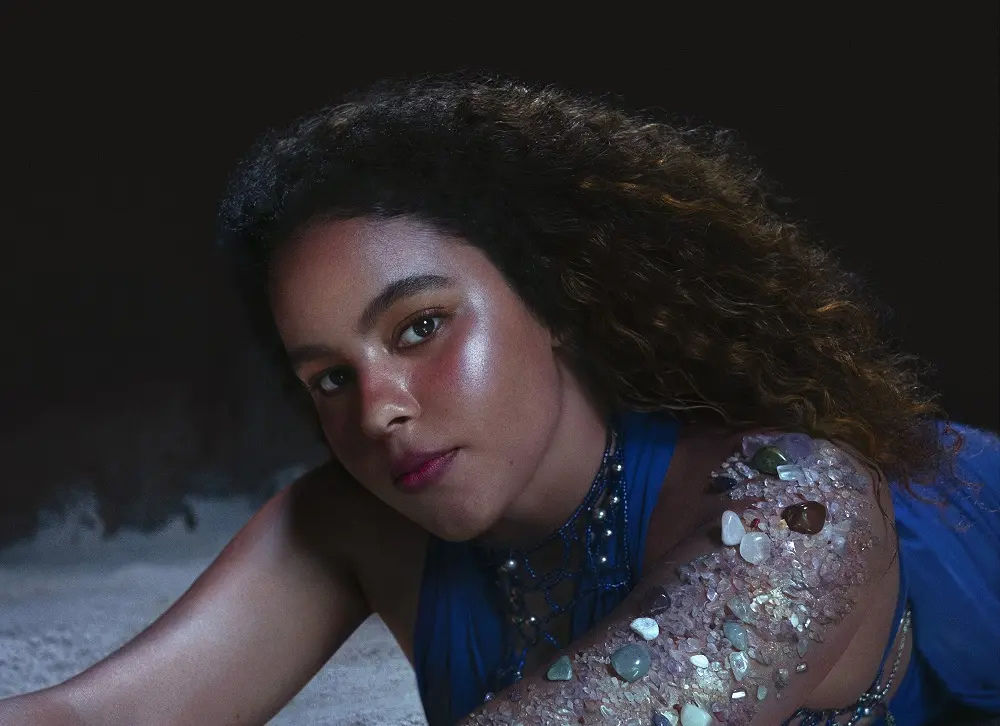 Rachel Reis aprofunda sua identidade musical e revela amadurecimento em "Divina Casca" Rachel Reis aprofunda sua identidade musical e revela amadurecimento em "Divina Casca"