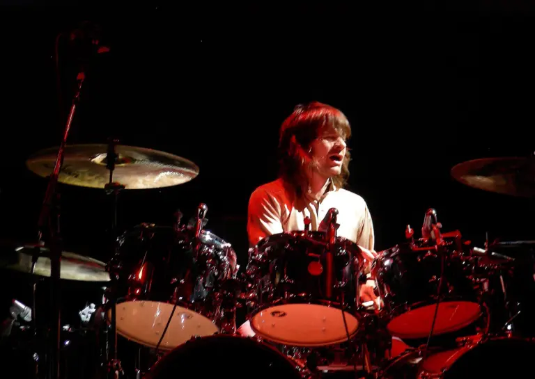 Zak Starkey com o The Who em 2008