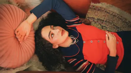 Chella fala sobre seu próprio tempo no single "23"; veja clipe