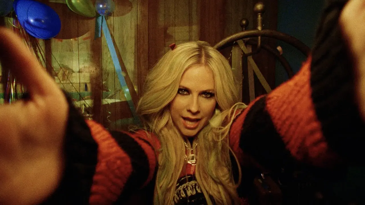 Sonho Pop Punk: Avril Lavigne e Simple Plan juntam forças em single inédito Sonho Pop Punk: Avril Lavigne e Simple Plan juntam forças em single inédito