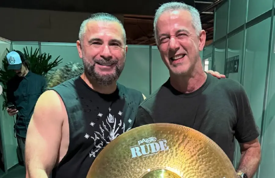 João Barone (Os Paralamas do Sucesso) celebra encontro com John Dolmayan