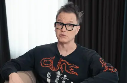 Mark Hoppus, do blink-182, diz que Robert Smith, do The Cure, tentou beijá-lo em 2004