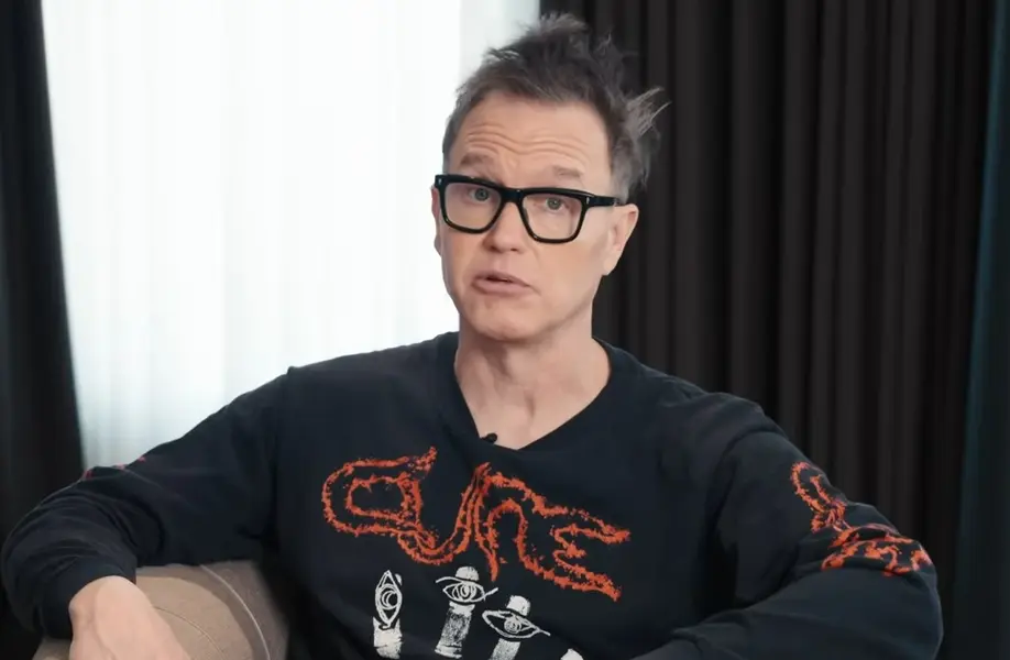 Mark Hoppus, do blink-182, diz que Robert Smith, do The Cure, tentou beijá-lo em 2004 Mark Hoppus, do blink-182, diz que Robert Smith, do The Cure, tentou beijá-lo em 2004