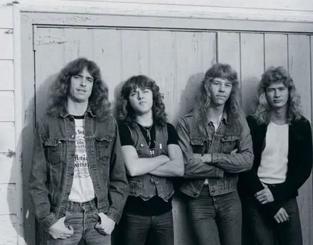 Dave Mustaine e Metallica, em registro por Brian Lew