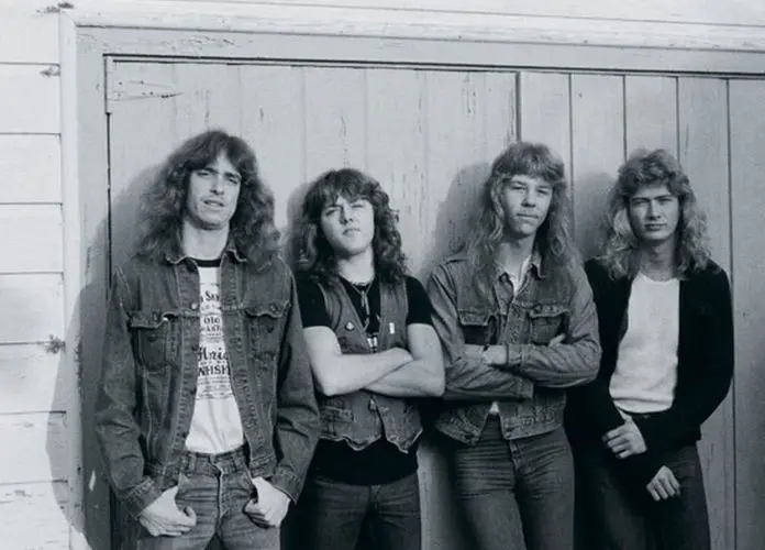 Dave Mustaine e Metallica, em registro por Brian Lew