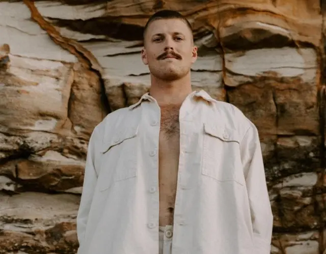 Artista australiano Ziggy Alberts, em foto retirada de suas redes sociais