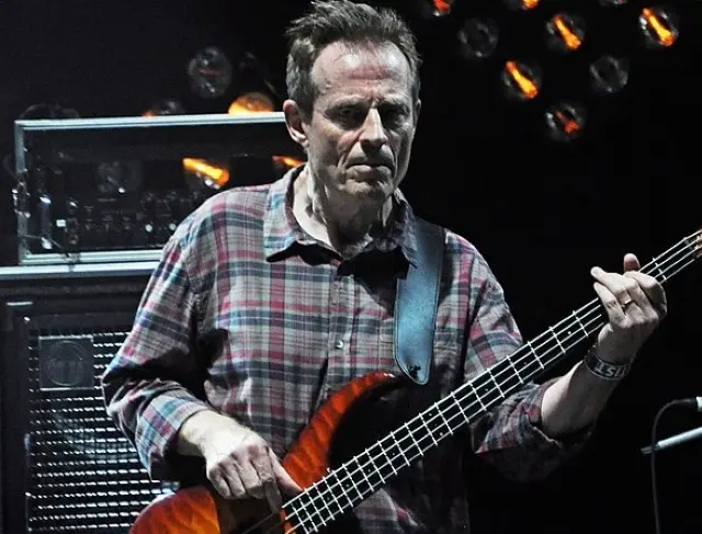 John Paul Jones, baixista do Led Zeppelin e Them Crooked Vultures