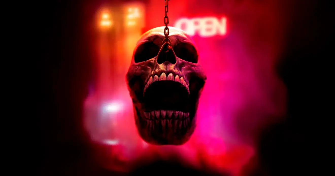 Teto desaba em cinema durante sessão de Premonição 6