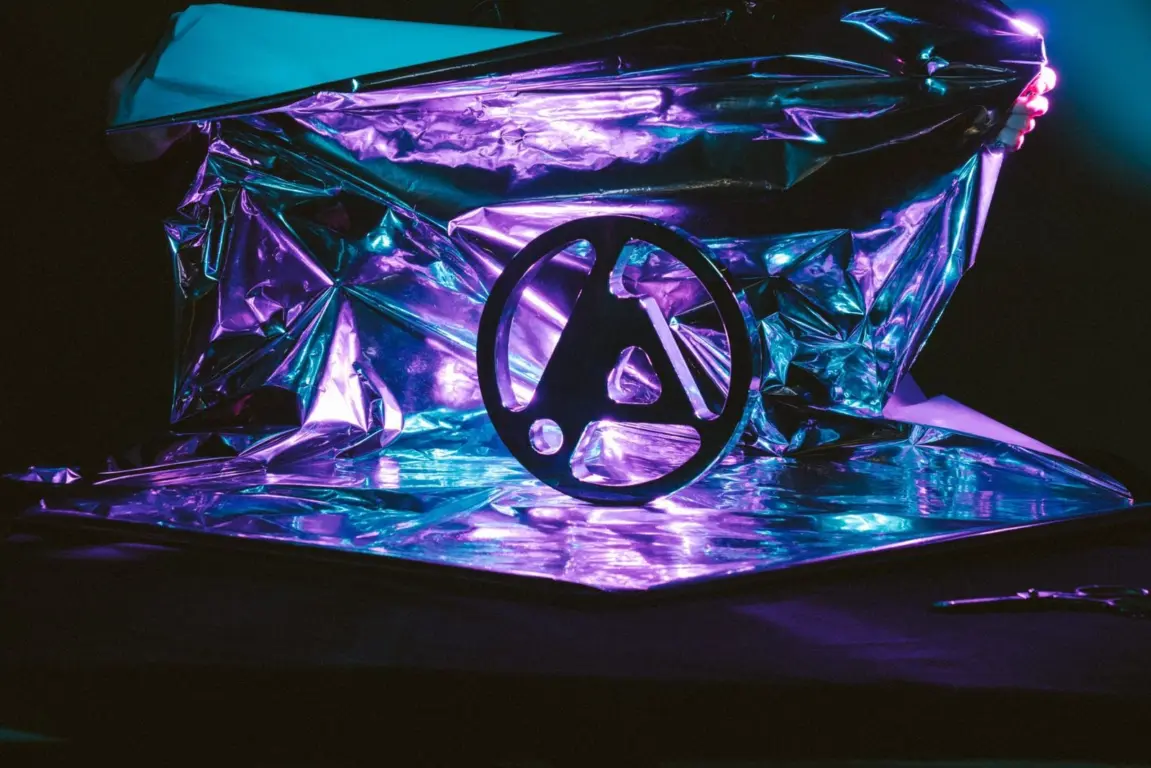 Linkin Park revela detalhes do processo de criação das capas das edições de "From Zero"