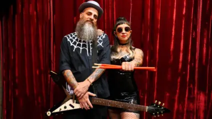 Morcegula faz Rock trevoso no álbum "Caravana dos Desajustados"; ouça