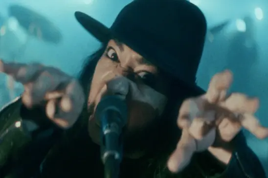 Daron Malakian, do System Of A Down, lança música nova com o Scars On Broadway