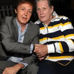 A música de Brian Wilson para os Beach Boys que foi eleita por Paul McCartney "a maior de todos os tempos"
