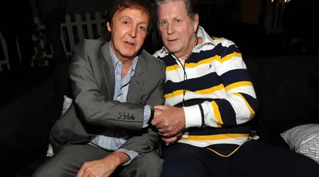 A música de Brian Wilson para os Beach Boys que foi eleita por Paul McCartney "a maior de todos os tempos"