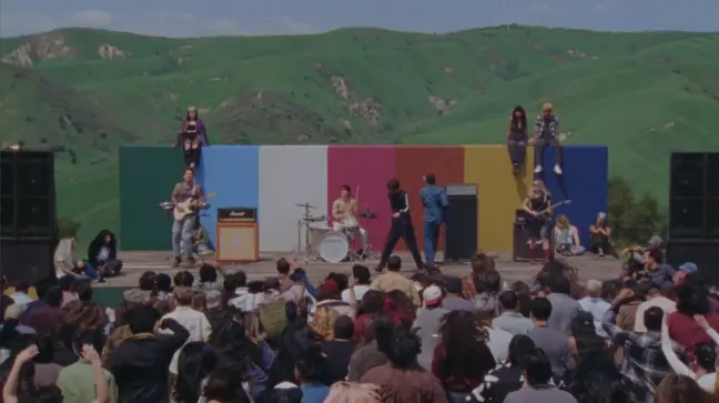 Turnstile, clipe de Seein Stars Birds, referência a Jimi Hendrix