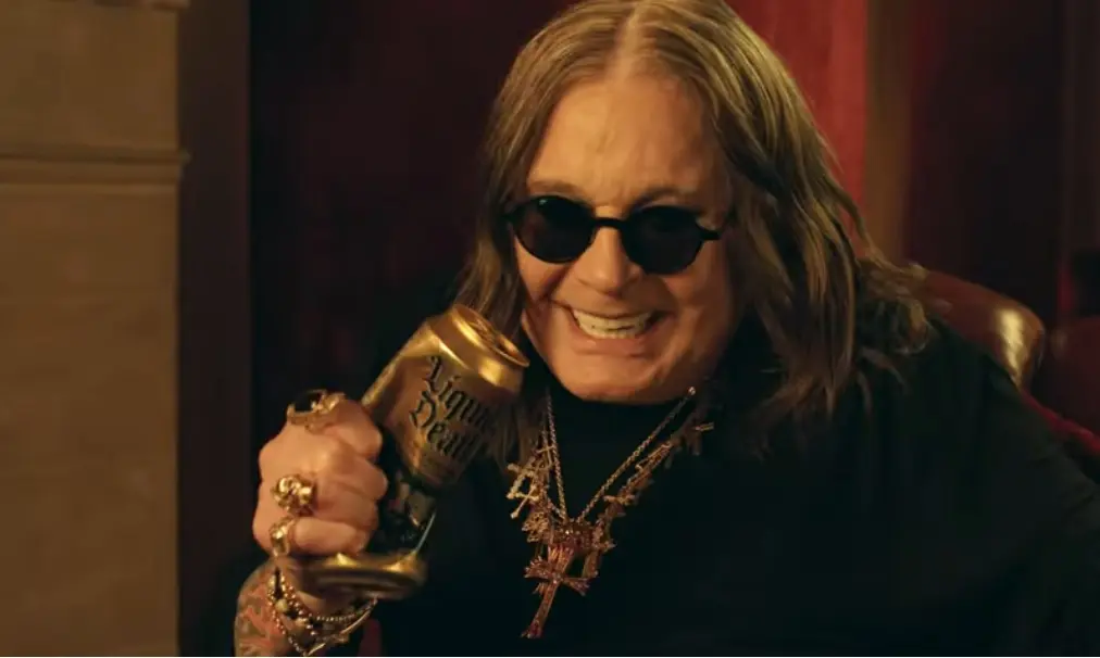 Fãs pagam R$2,5 mil por latas de chá bebidas por Ozzy Osbourne