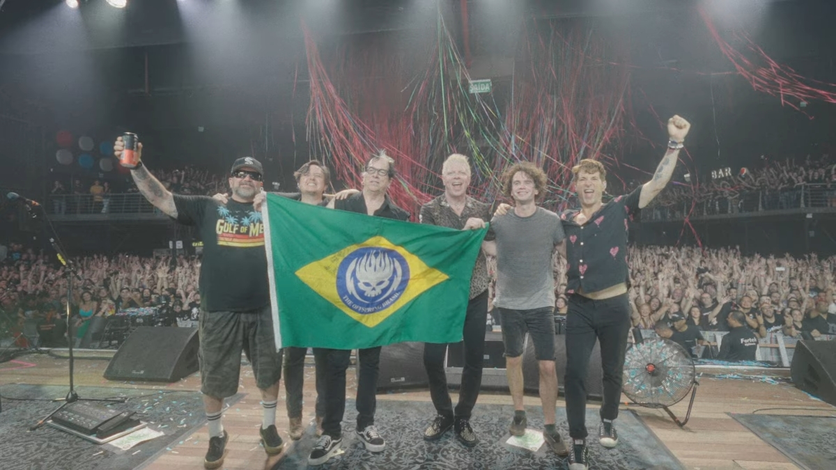 The Offspring lança clipe de “Come to Brazil” com cenas gravadas em boteco brasileiro