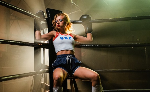 Isa Buzzi em Coração Blindado