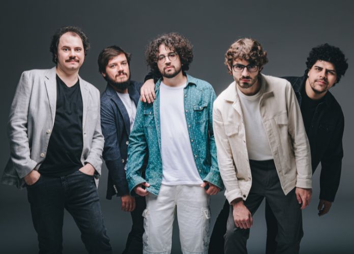 Banda A Olívia, em registro feito por Camila Cara