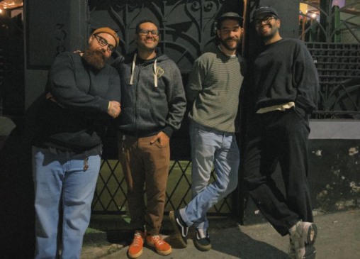 Banda Lighthouse, em registro promocional
