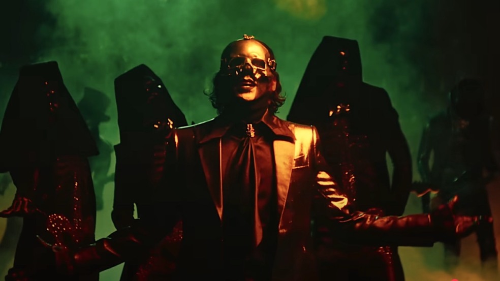 Tobias Forge como Papa V Perpetua, do Ghost