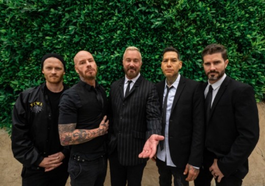 Goldfinger lança música inédita com dois integrantes do blink-182