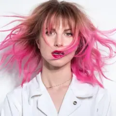 A excelente estratégia de lançamento de Hayley Williams