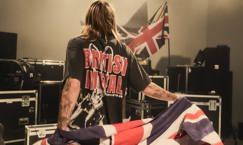 Iron Maiden lança collab com marca de luxo